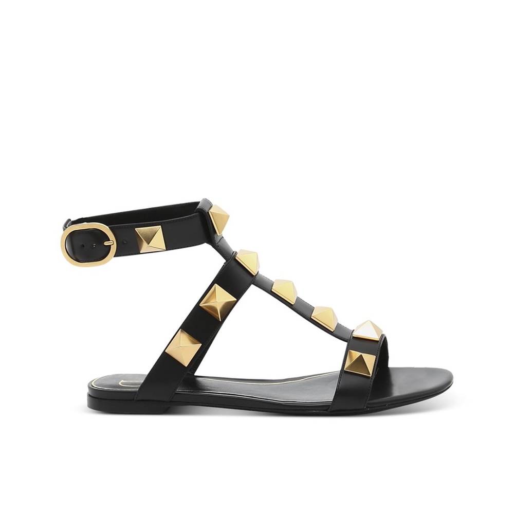 Brand New! Authentic Valentino Garavani Pyramid Studded Sandals
